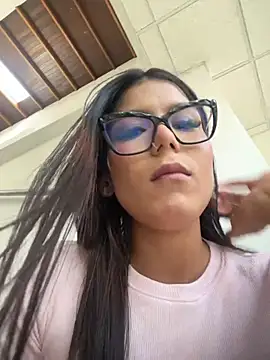 CherrySmirkXXX Show in webcam