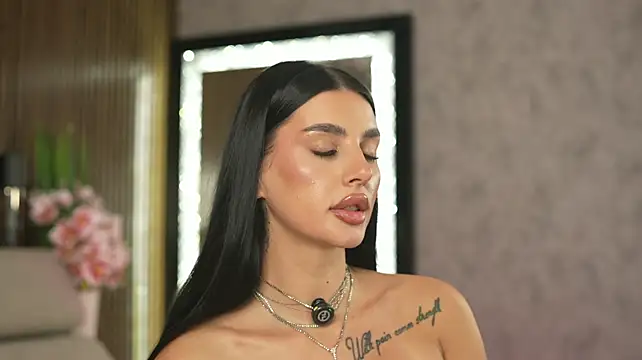 AmyBlair Adlı Modelin Canlı XXX Sohbeti
