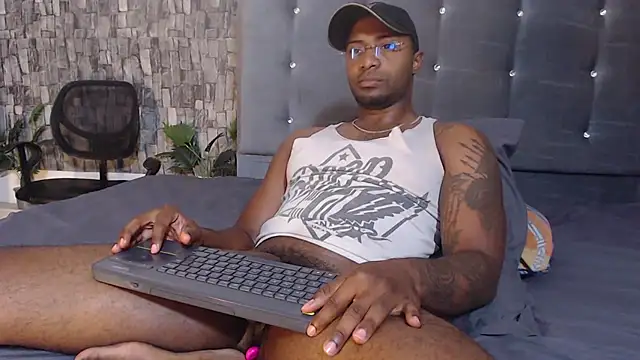 แชท XXX สดของ IsiahMaxwell