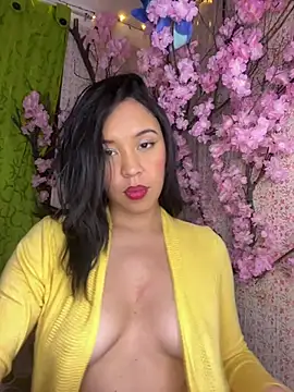 Esmerald_1111 Adlı Modelin Canlı XXX Sohbeti
