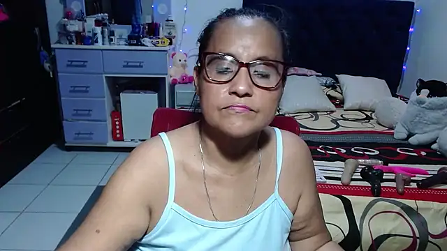 pervert_mommy_ Adlı Modelin Canlı XXX Sohbeti