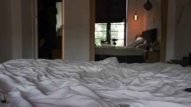 XXX chat uživo modela ibiddi