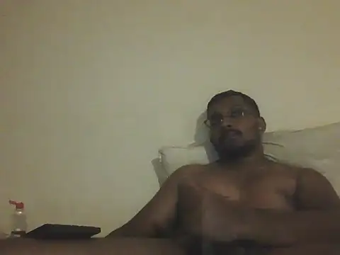 Straightchennaibull – webcam-show