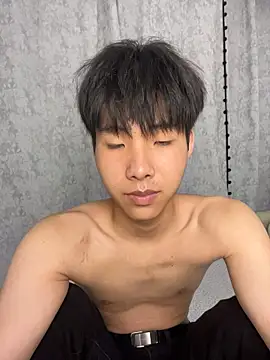 guoguo18 在線直播表演