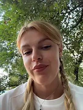 HarrietDart Adlı Modelin Canlı XXX Sohbeti