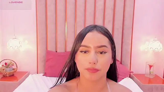 Zoe_Monrow's Live XXX Chat