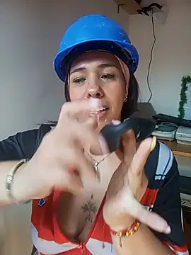 Ivon_C élő XXX-chatje