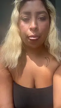 mxmxee Chat XXX in diretta