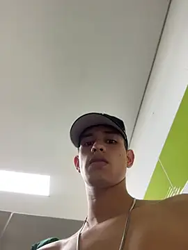 צ'אט XXX בשידור חי של HarryGaze