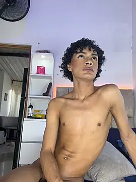 lyan_77 Webcam Show