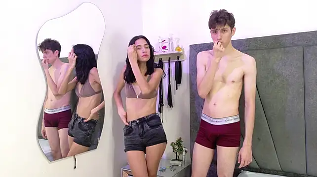 ThreeForFun_OS' Live XXX Chat