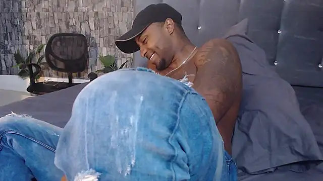 IsiahMaxwell 即時 XXX 聊天