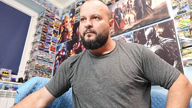 Muscle_Bear Webcam show