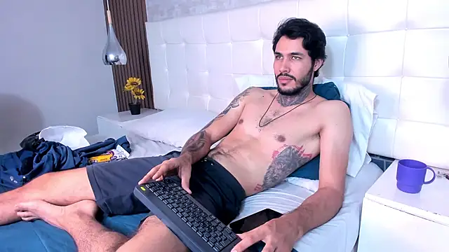 JacksonGreenn's Live XXX Chat