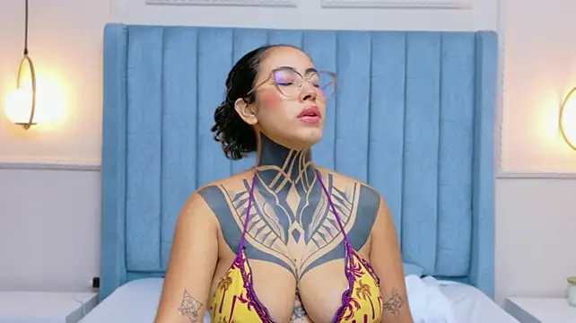 NicoleBlum Chat XXX in diretta