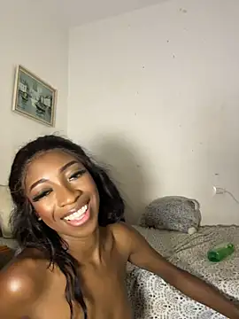 Nina_Velveta Show in webcam