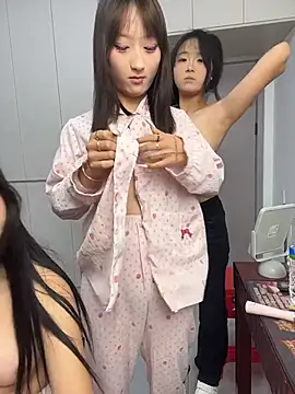 xiaojingzi66 Show in webcam