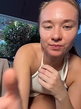 Weettyyn Live XXX chat