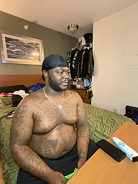 XXX chat uživo modela Tattedupdek