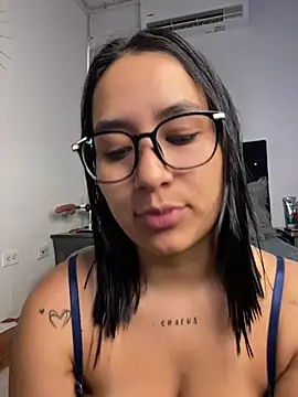 Val12777 Chat XXX in diretta