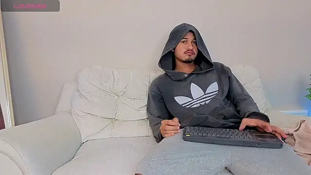 Maxi_and_Ares' Webcam Show