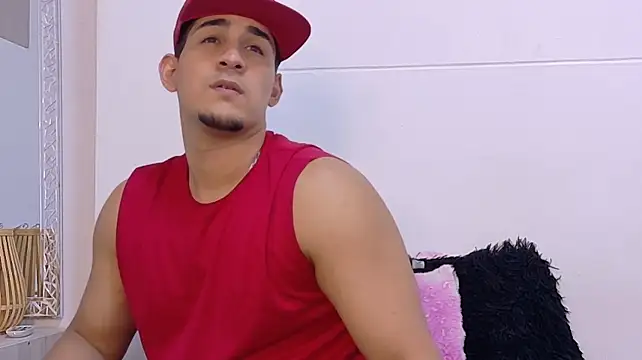 Massimo_11 Live XXX-chat