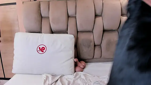 im_mou_'s Live XXX Chat