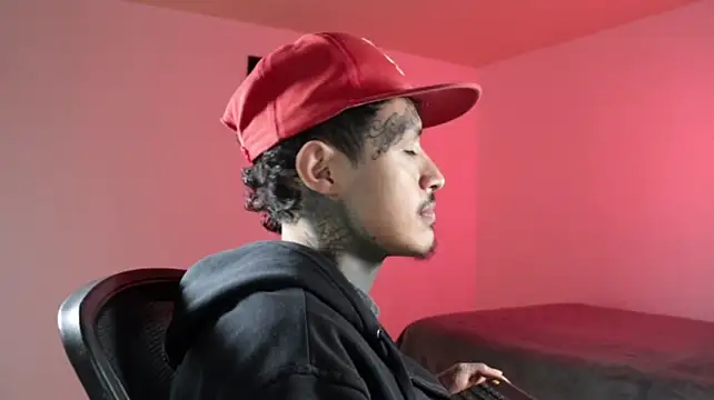 trieone's Webcam Show