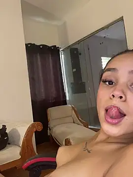 แชท XXX สดของ CarolineFyre