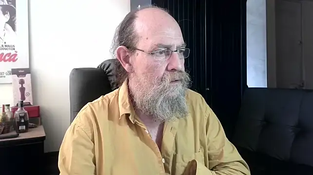 Pokazy przed kamerką – Uncle_Hottie