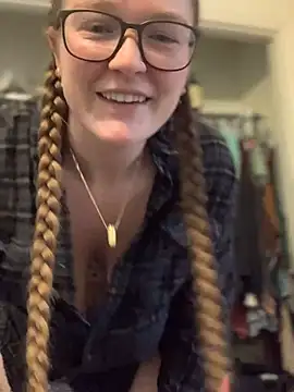 PussiesnCream_ Adlı Modelin Canlı XXX Sohbeti