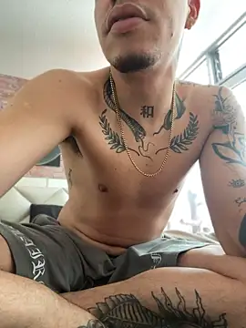 AlphaMasterXxx's Live XXX Chat