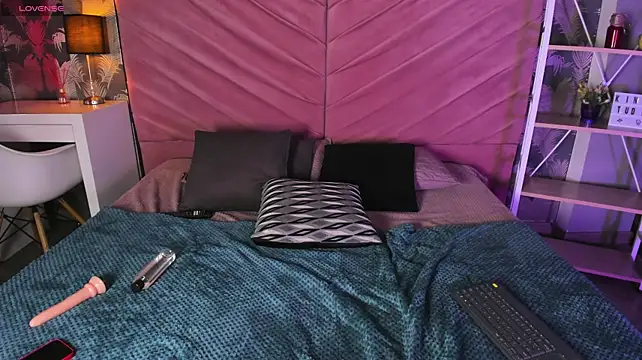 XXX chat uživo modela eloisa_moorgan