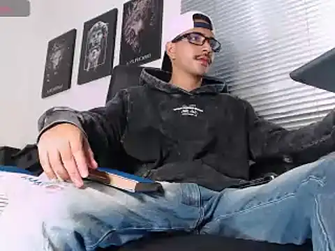 Kratoswolf webkamerás műsora