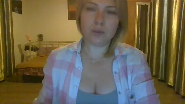 Chat +18 de ElenaLove888 ao vivo