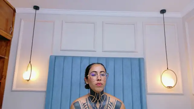 NicoleBlum Chat XXX in diretta