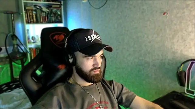 Chatroom XXX en direct de _Serious_Man