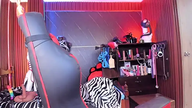 XiaQueen Adlı Modelin Canlı XXX Sohbeti