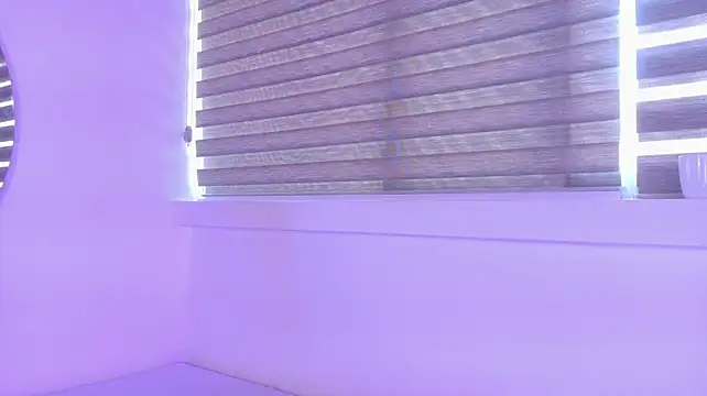 ZoeyPetit Chat XXX in diretta