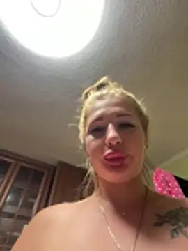 Živý XXX chat Tatti-Go