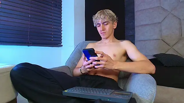 Tyler_Mcrey Adlı Modelin Web Kamerası Şovu