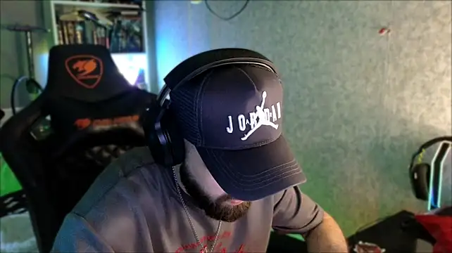 _Serious_Man live XXX chat