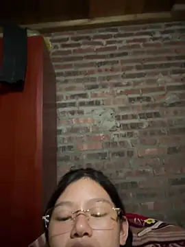 lylyna08 在線直播表演