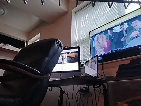 Q1357q Webcam show