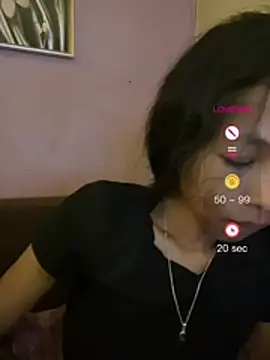XXX chat uživo modela Lunevia