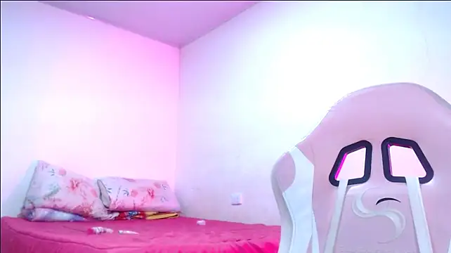 XXX chat uživo modela Alice_lidell