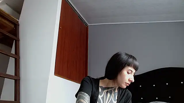 Emilia_1995 – Live XXX-chat