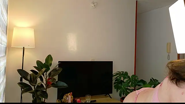צ'אט XXX בשידור חי של ivonnybonita__
