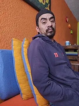XXX chat uživo modela MexaCamGuy