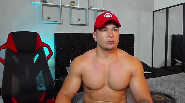 הופעת וובקאם של tyler_hank01